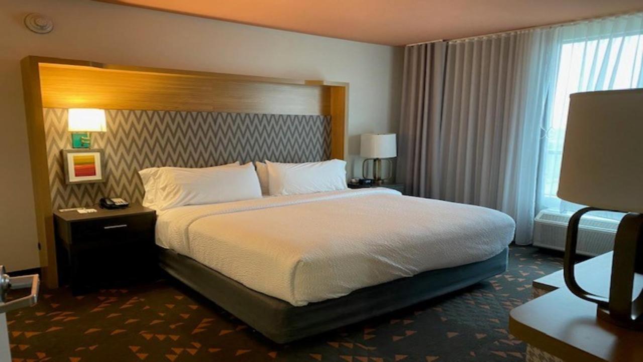 Holiday Inn Lexington - Hamburg By Ihg Εξωτερικό φωτογραφία