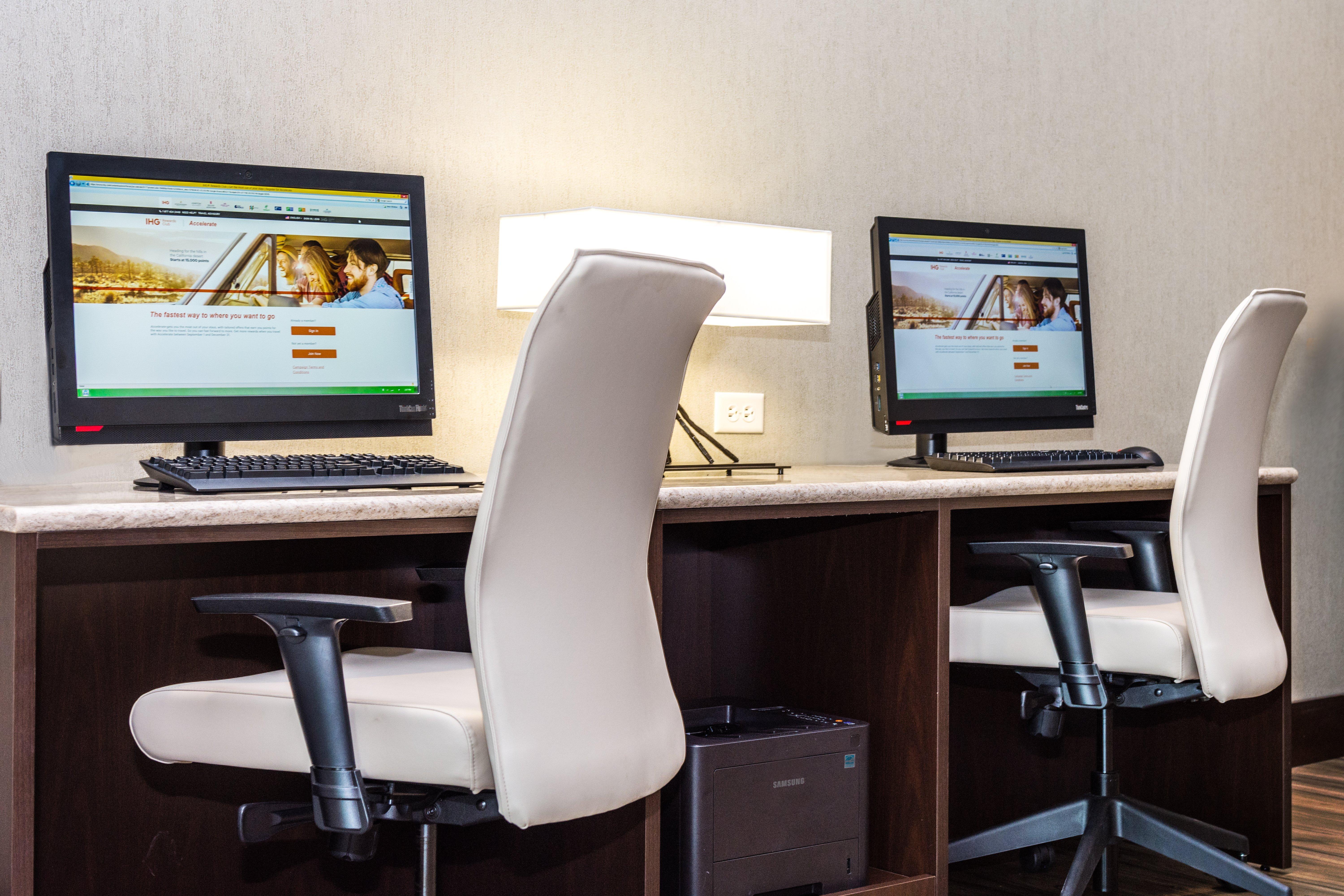 Holiday Inn Lexington - Hamburg By Ihg Εξωτερικό φωτογραφία